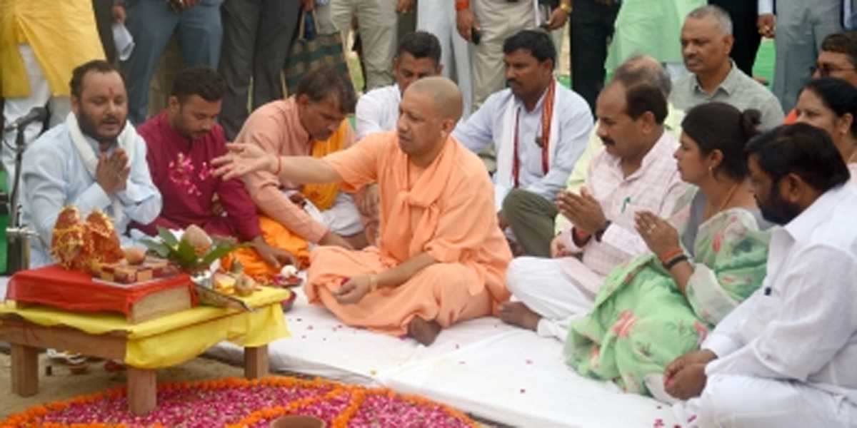 पौधरोपण में पूर्वांचल का सोनभद्र और बुंदेलखंड का झांसी बना नजीर